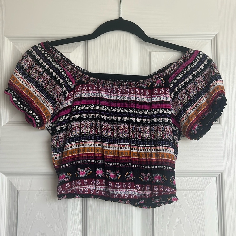 La Hearts Multicolor Off-Shoulder Cropped Top - Pink & Black Pattern